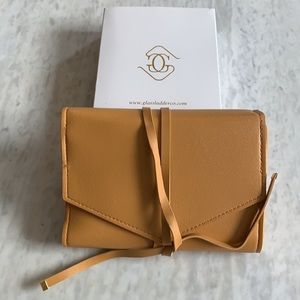 Glass Ladder & Co Katherine Tech Organizer Roll